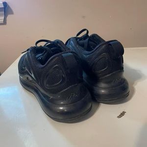 only been worn a handful of times!